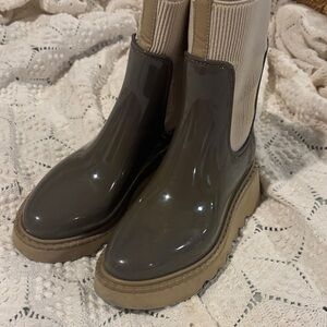 Dolce Vita Women's Taupe and Beige Boots